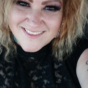 Meet your Posher, Connie